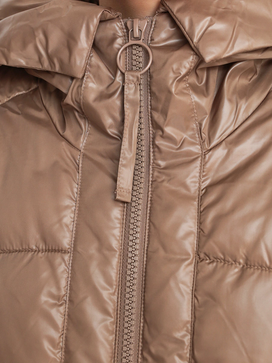 Стеганая куртка цвета какао с капюшоном